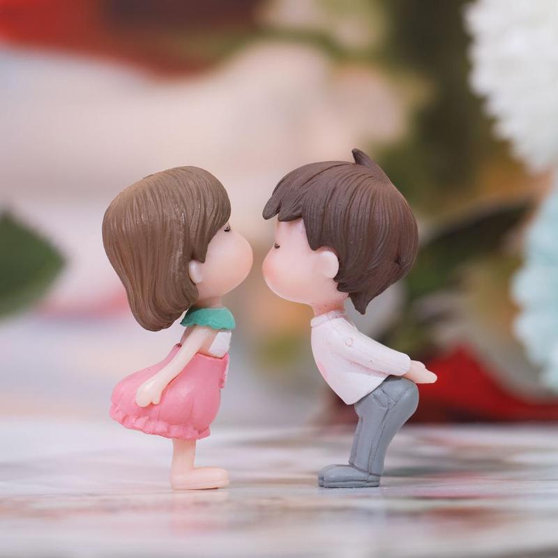 1 Pair Cute Kissing Couple Figurine Decoration Craft, Micro Landscape Ornament, Desktop Decoration For Home Office Desk