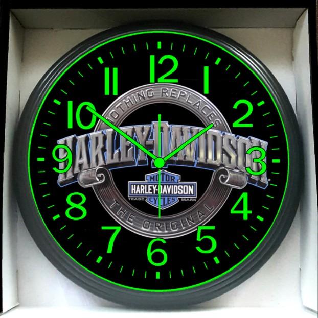 Harley-Davidson Bagger Soft Tail Heritage Roadking Deluxe Garage Glow in the Dark Wall Clock New