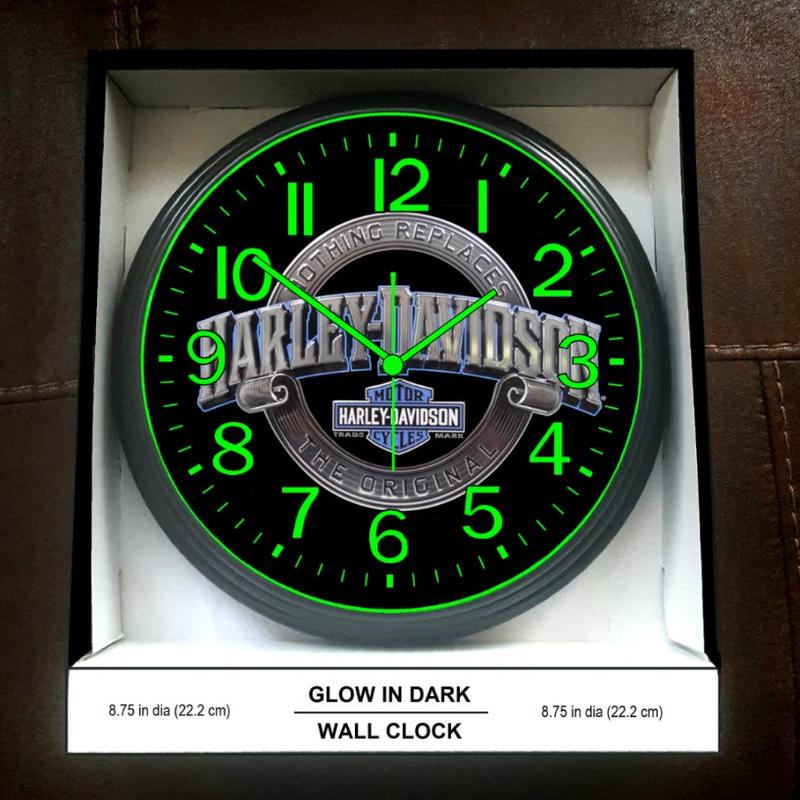 Harley-Davidson Bagger Soft Tail Heritage Roadking Deluxe Garage Glow in the Dark Wall Clock New