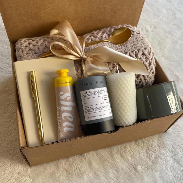 Cozy Christmas Gift Box for Her | Hygge Gift Box with Blanket | Birthday Gift for Women