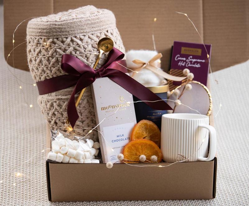 Christmas Gift Box, Hygge Gift Box, Self Care Package, Cozy Gifts for Women, Gift Box for Women with Blanket & Socks, Special Gift, Basket Cozy Winter Gift Box | Trendy Gift Box, Christmas Gift Box