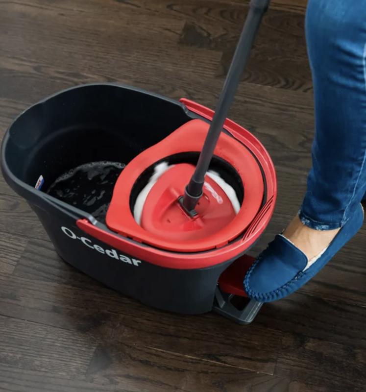 O-Cedar EasyWring Spin Mop & Bucket System with 3 Refills, New.