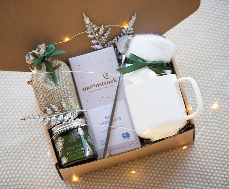 Christmas Gift Box, Cozy Gifts for Women, Gift Box for Women with Blanket & Socks, Hygge Gift Box, Self Care Package, Special Gift, Basket Cozy Winter Gift Box | Trendy Gift Box, Christmas Gift Box