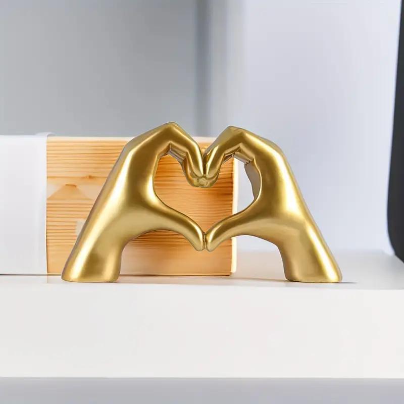 Creative Heart Shaped Hand Gesture Statue, 1 Count Exquisite Modern Desktop Ornament, Decorative Figurine for Home Office Desktop Bookshelf Wine Cabinet Display