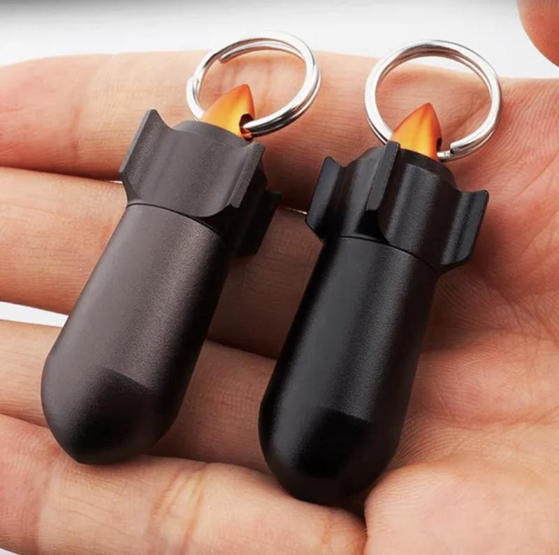 Portable Waterproof Powder Rocket Container Holder Keychain Small Aluminum Spice Jar Scoop Vial Kit for Travel and Outdoor Use Pendant