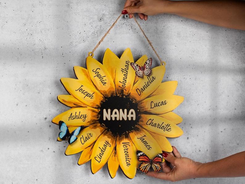 Sunflower Mom Sign Personalized, Sunflower Mom Sign with Kids Names, Wall Décor, Christmas Gifts, Gift for Mom, Sunflower Mom and Grandma