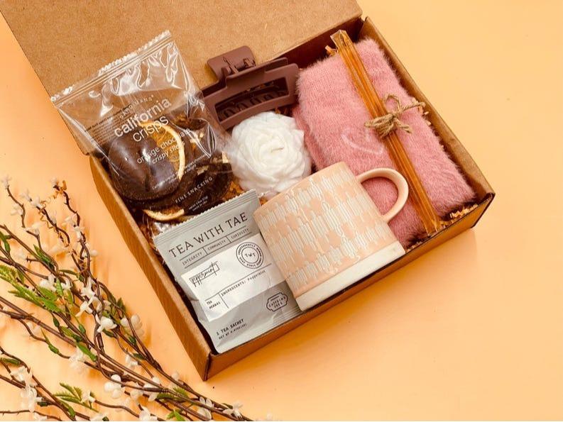 Hug In A Box, Encouragement Gift, Mom Gift Set, Hygee Gift Box, Thinking Of You Box, Cozy Care Package, Self Care Basket, Scarf Gift Box