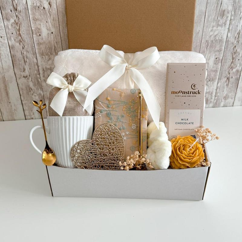 Sister birthday gift box, Birthday gift basket friend, Mom birthday gift basket, 25th birthday gift box, Best friend 60th birthday gift