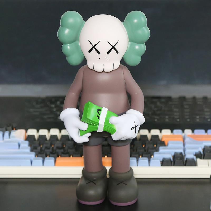 KAWS Violent Bear Sculptures Home Decor Model Figures Artwork, Home Desktop Ornaments, Creative Gifts, Ornaments That Bring Good Luck and Wealth Sculpture Decoration1 animal figurine