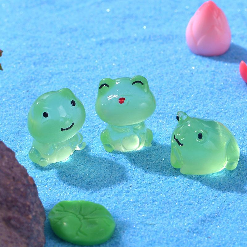 Cute Cartoon Frog Design Resin Ornament, 6 Counts set Mini Luminous Frog Decorative Craft, Home Decor Supplies for Living Room Bedroom Office Dormitory